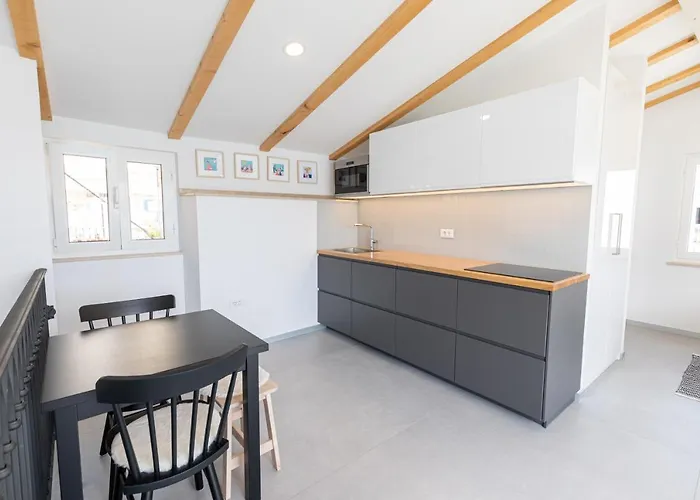 Seafront Baska Apartment